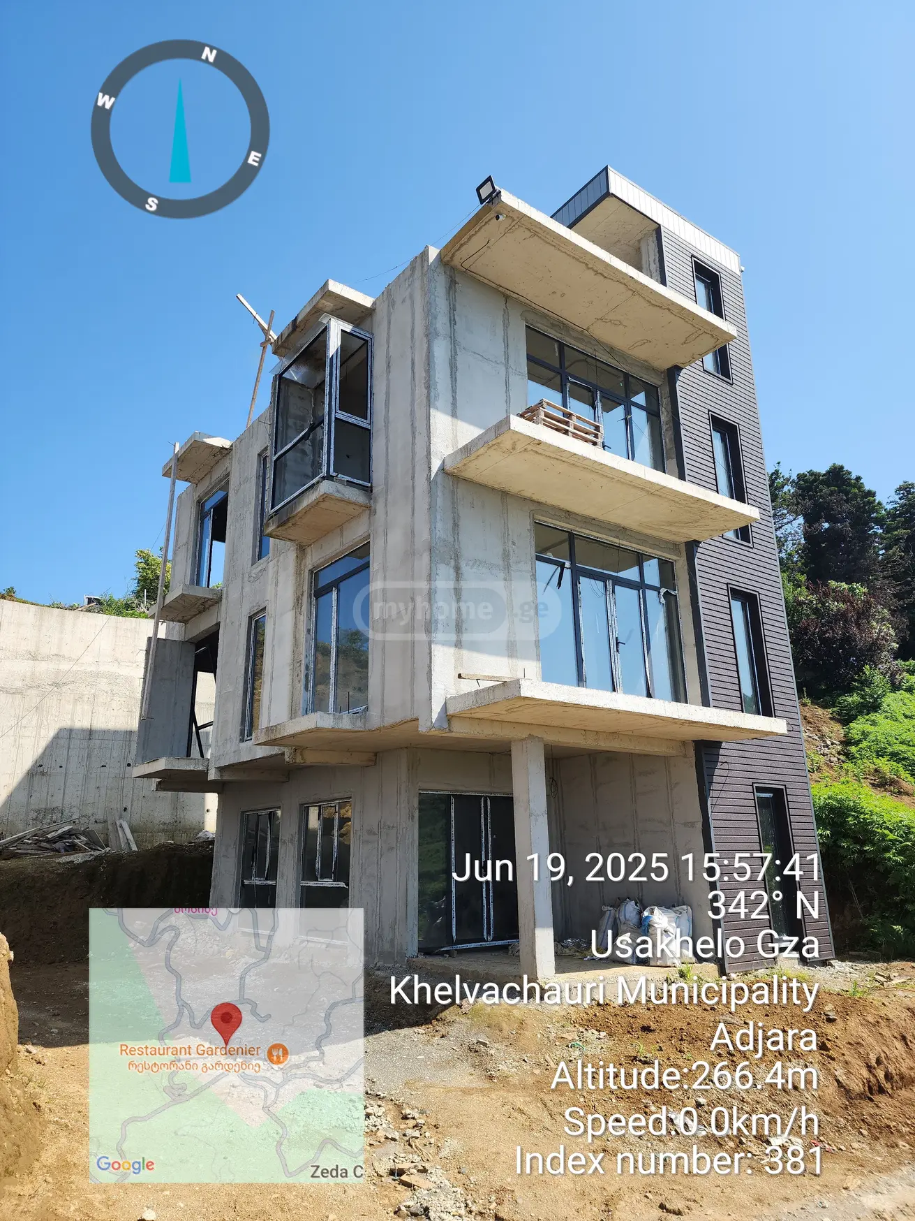 5 Room Private House For Sale view 2