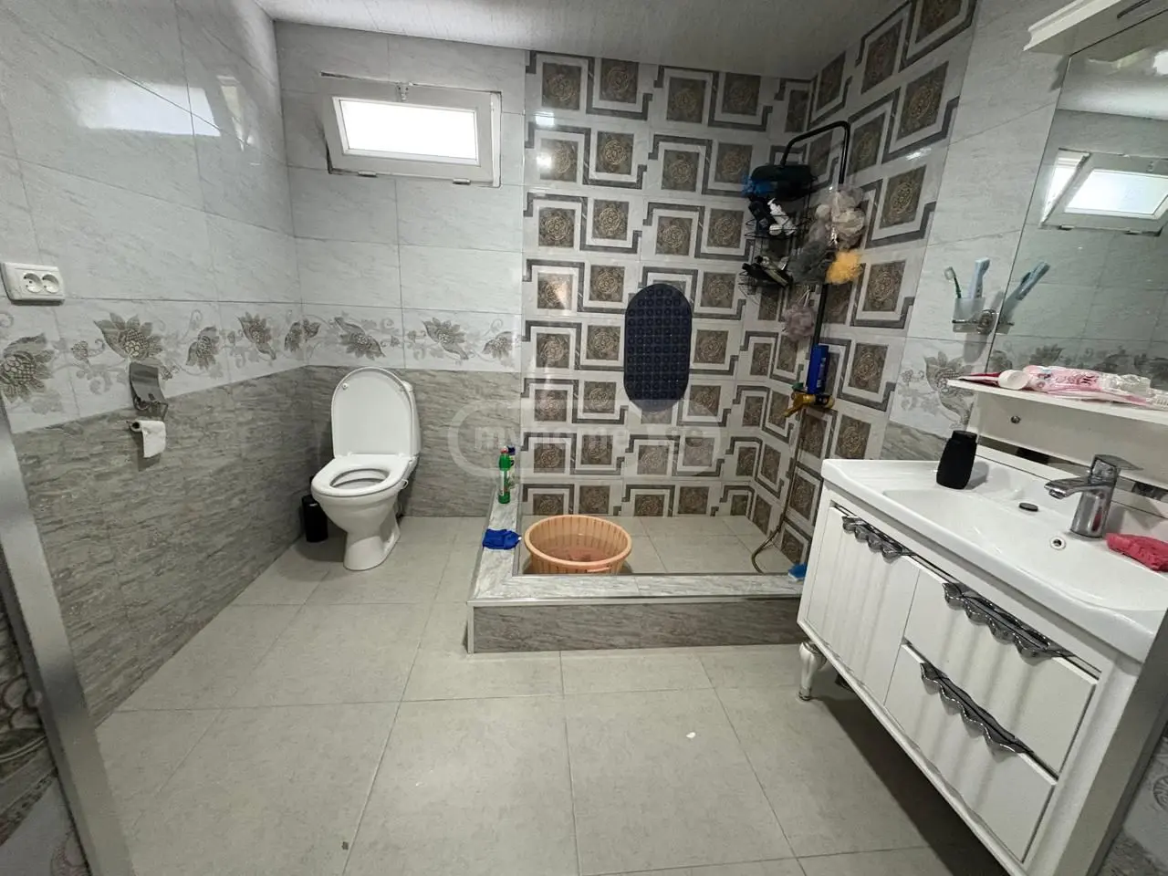 8 Room Private House For Sale view 9