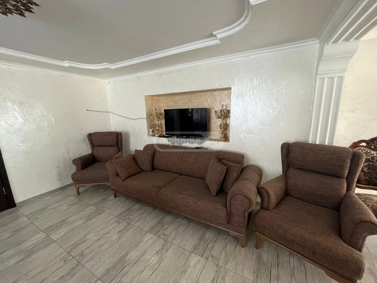 8 Room Private House For Sale view 2