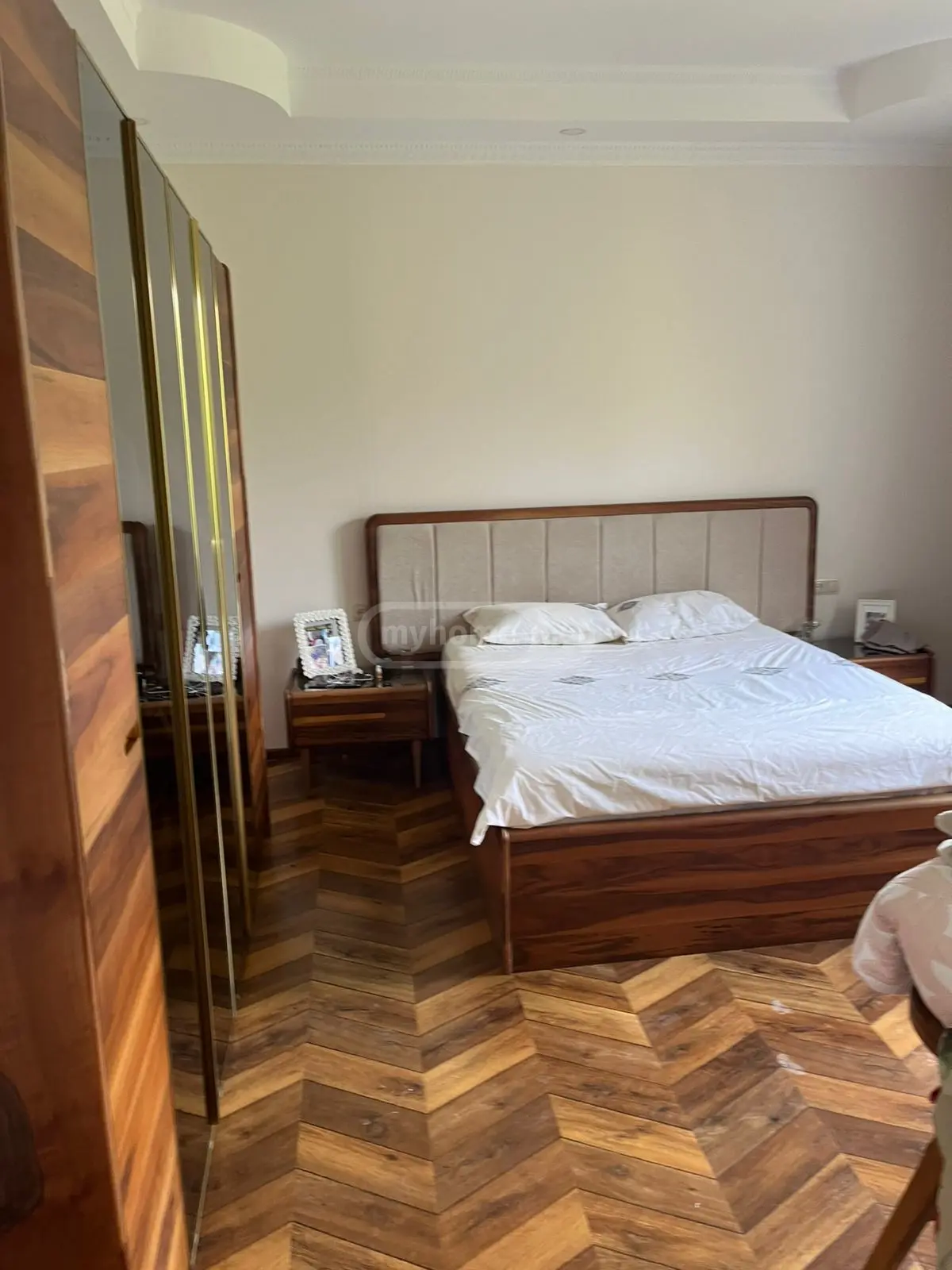 8 Room Private House For Sale view 12