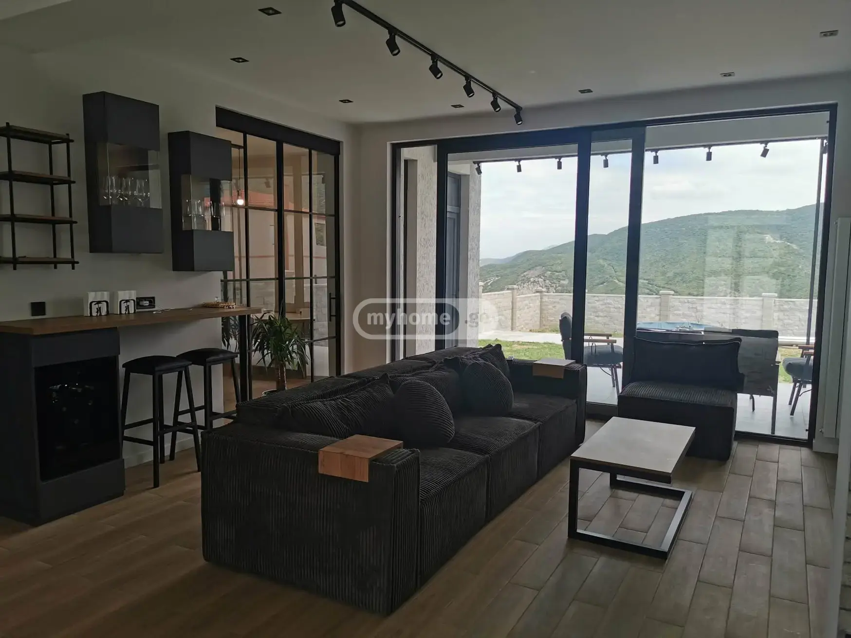7 Room Private House For Sale view 15