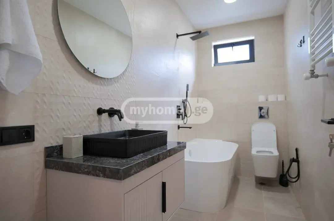 7 Room Private House For Sale view 1
