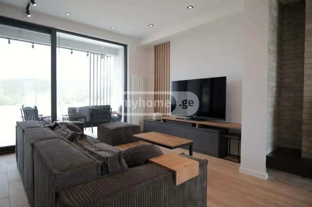 7 Room Private House For Sale view 2