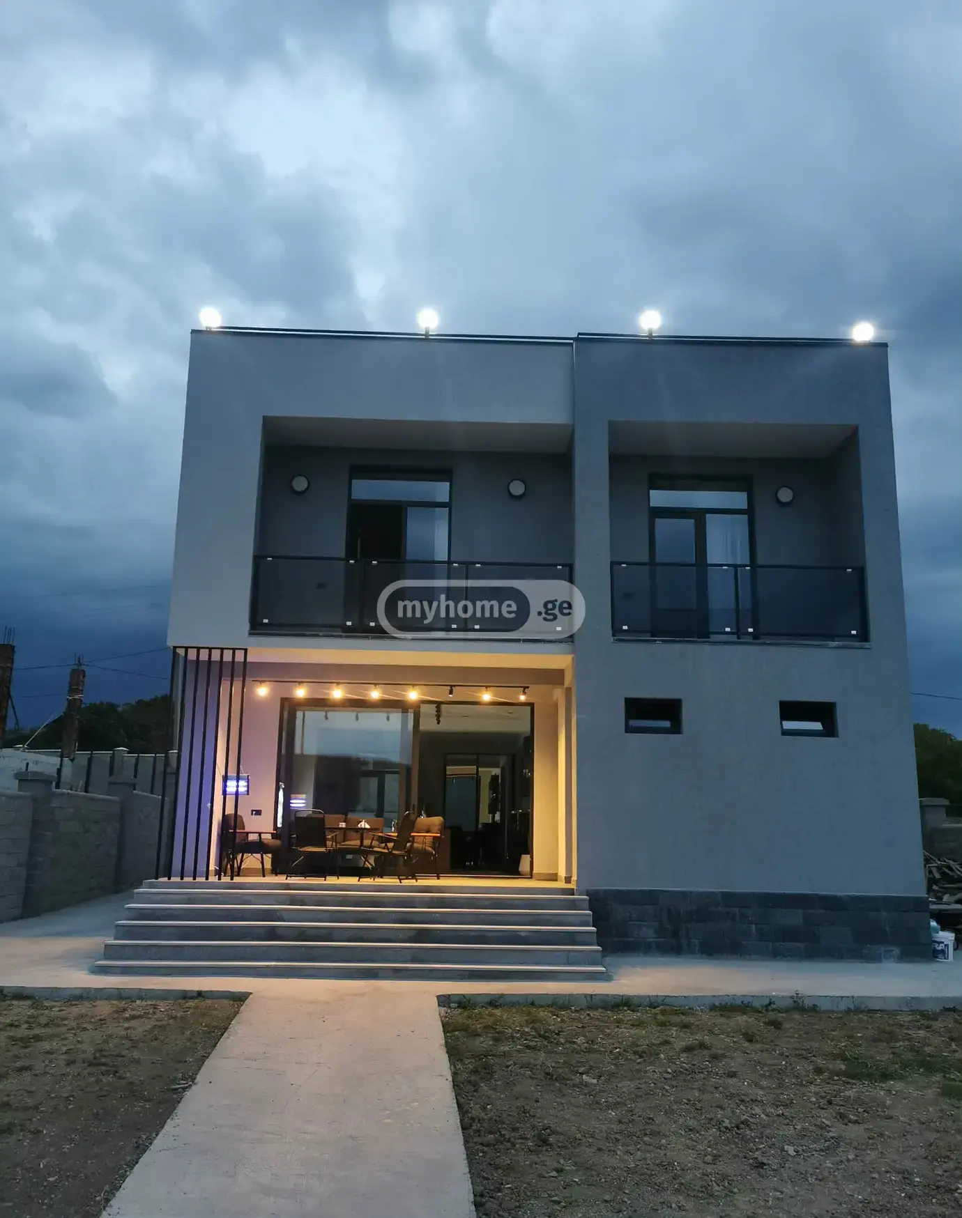 7 Room Private House For Sale view 5