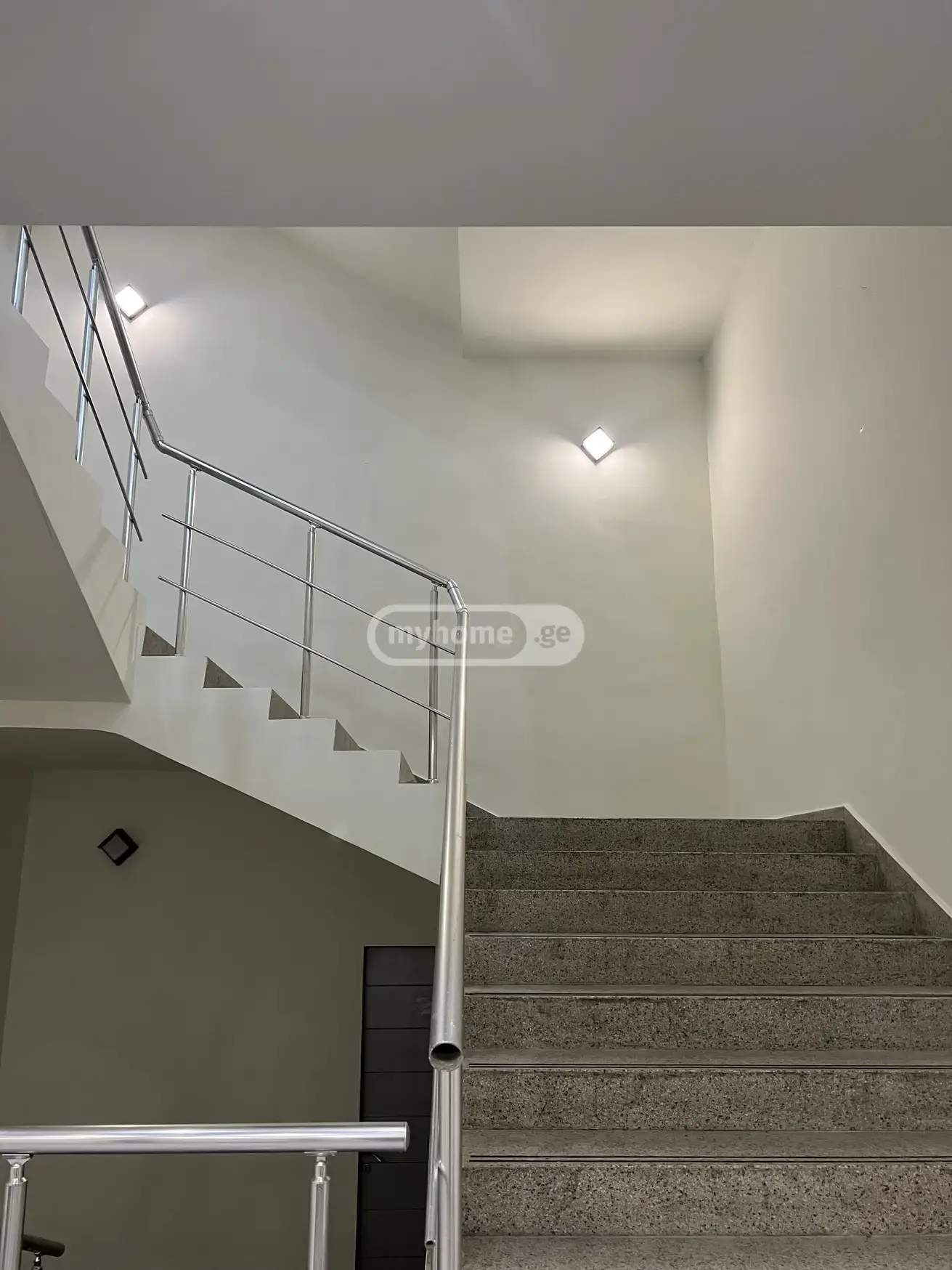 Office Commercial Area For Rent In Avlabari view 9