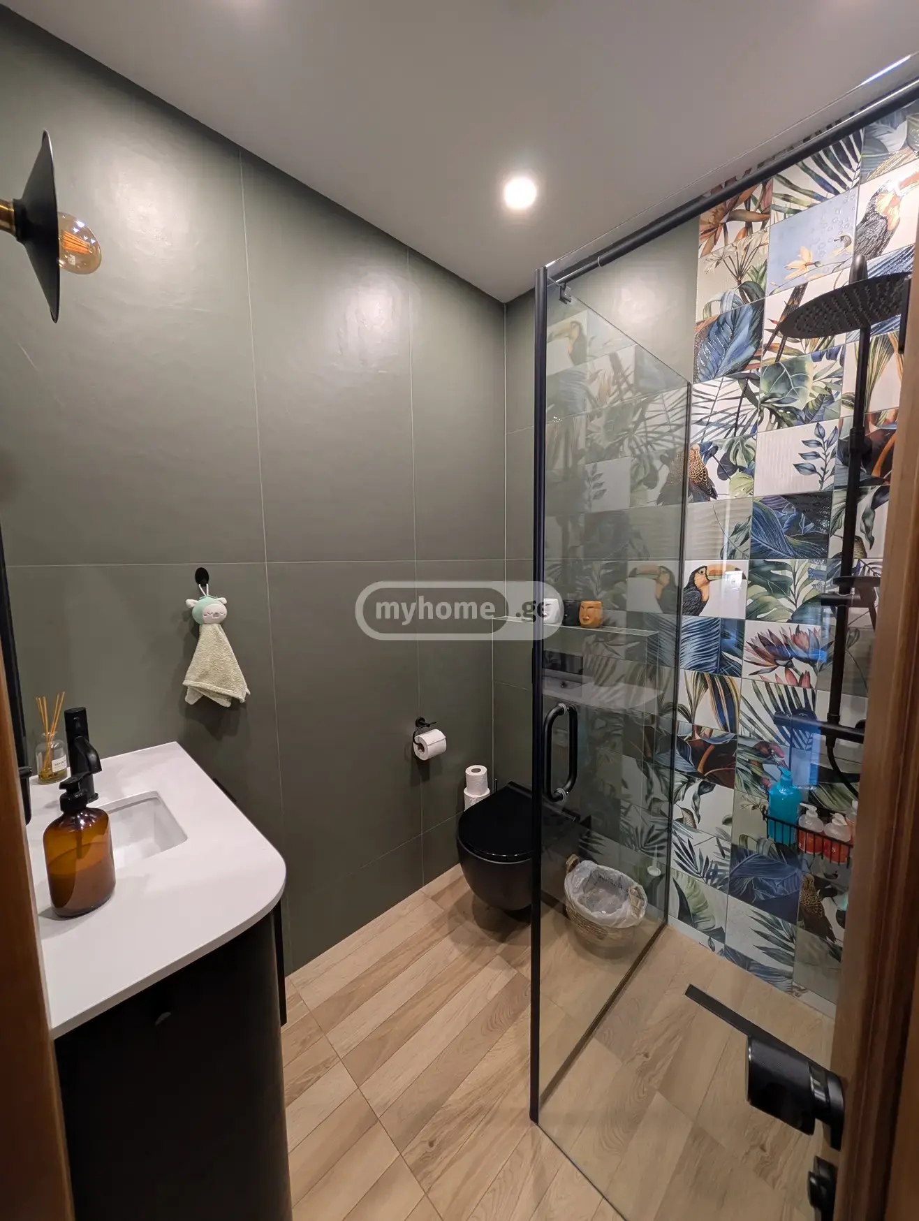 7 Room Private House For Rent In Vera view 12