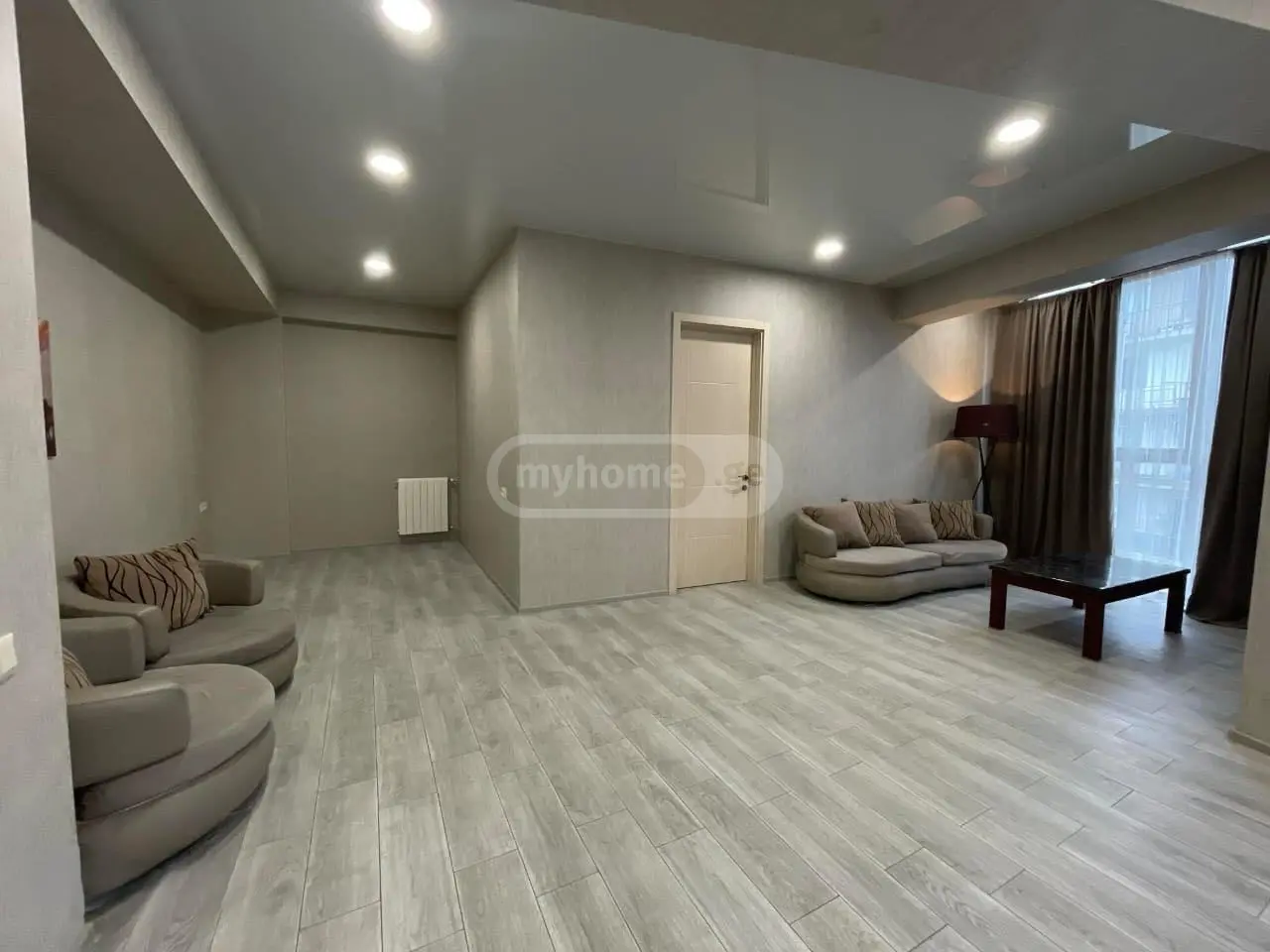 Продажа 4-комната Квартира view 5