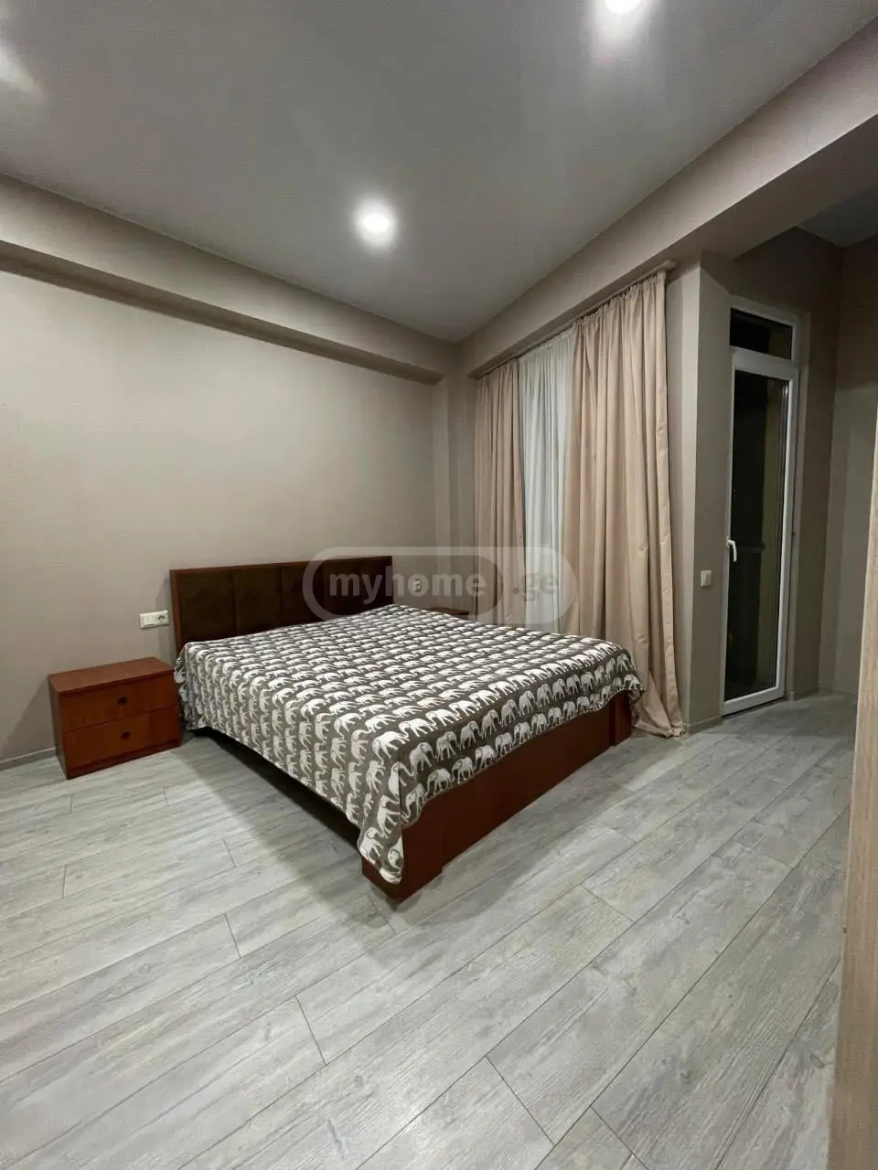 Продажа 4-комната Квартира view 7