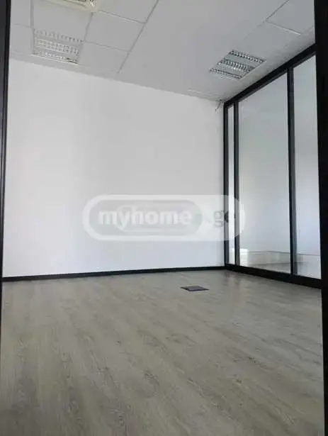 Office Commercial Area For Rent In Sololaki view 2
