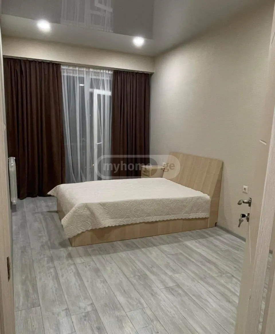 Продажа 4-комната Квартира view 6