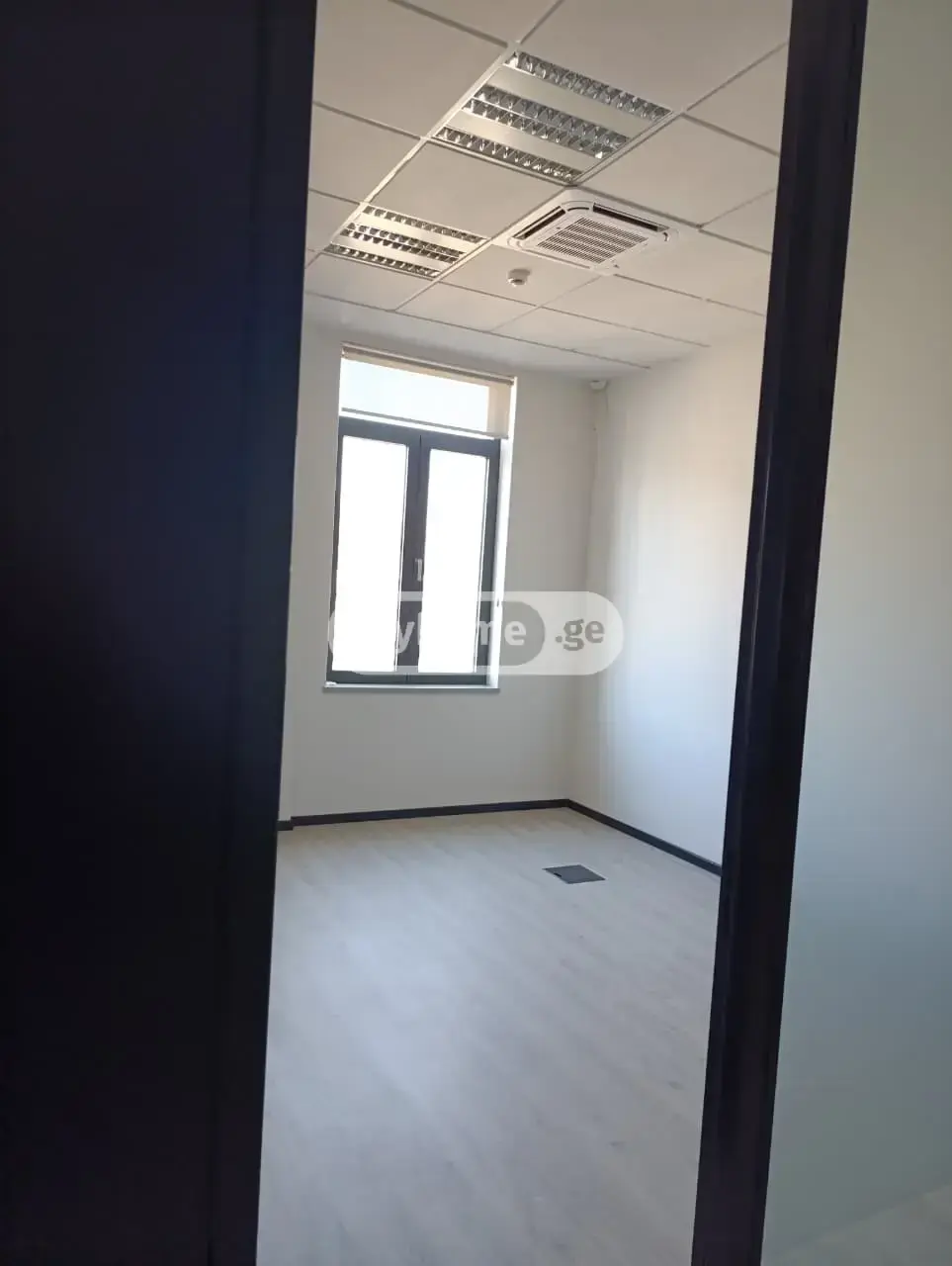 Office Commercial Area For Rent In Sololaki view 7