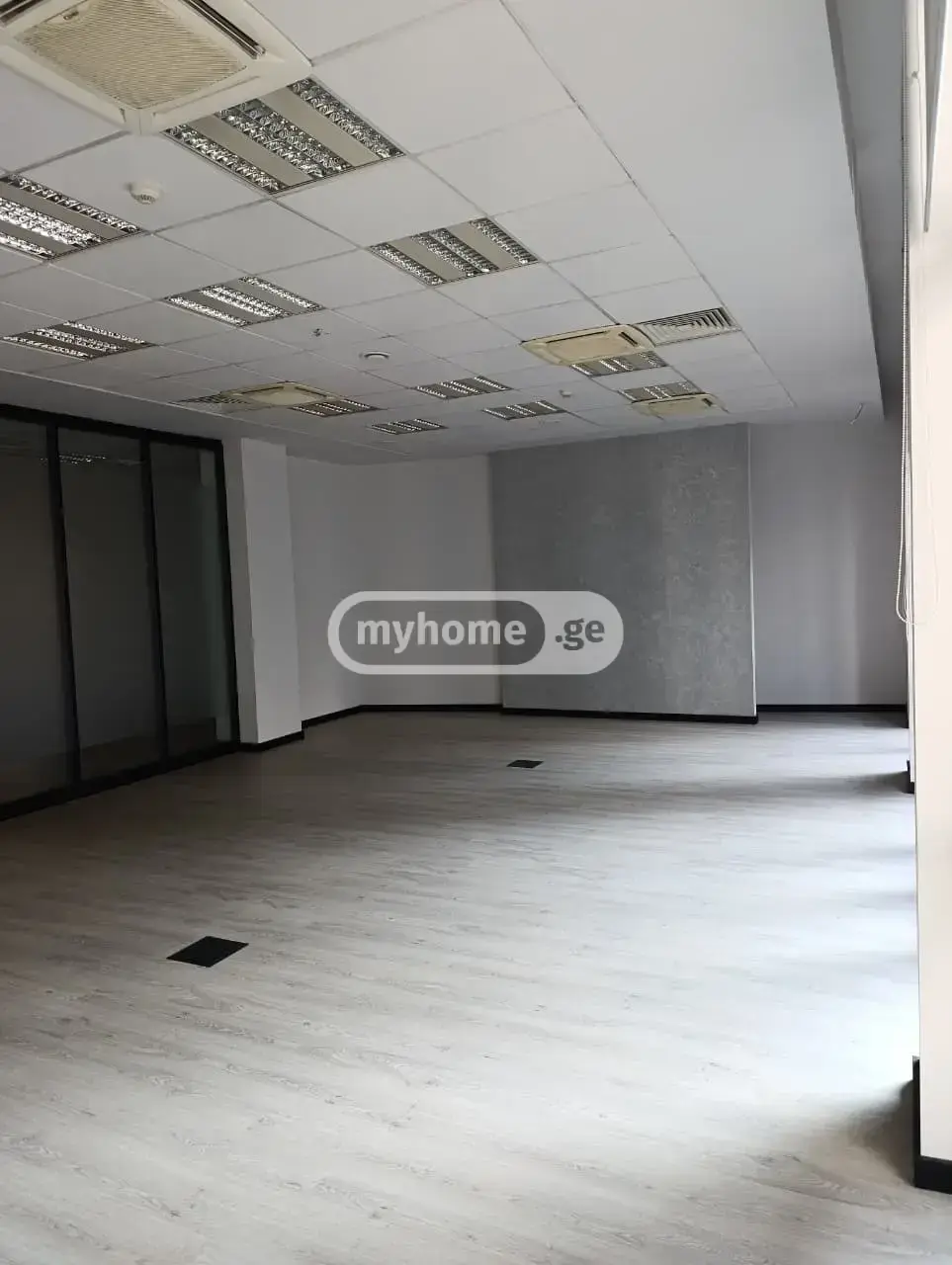 Office Commercial Area For Rent In Sololaki view 3