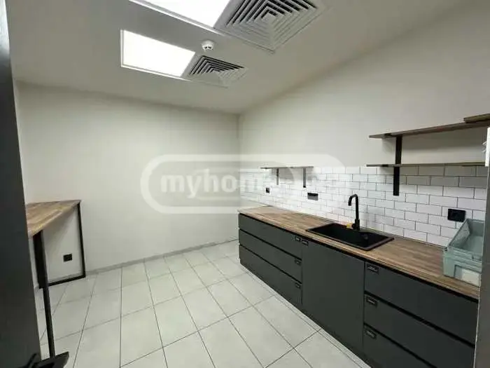 Office Commercial Area For Rent In Sololaki view 8
