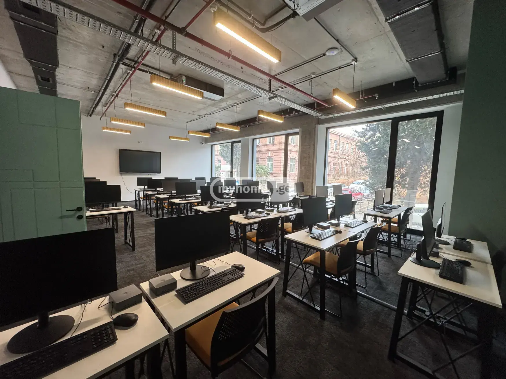 Office Commercial Area For Rent In Avlabari view 16