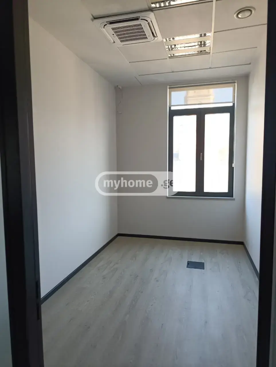 Office Commercial Area For Rent In Sololaki view 1
