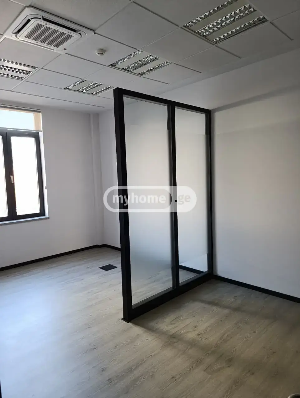 Office Commercial Area For Rent In Sololaki view 2