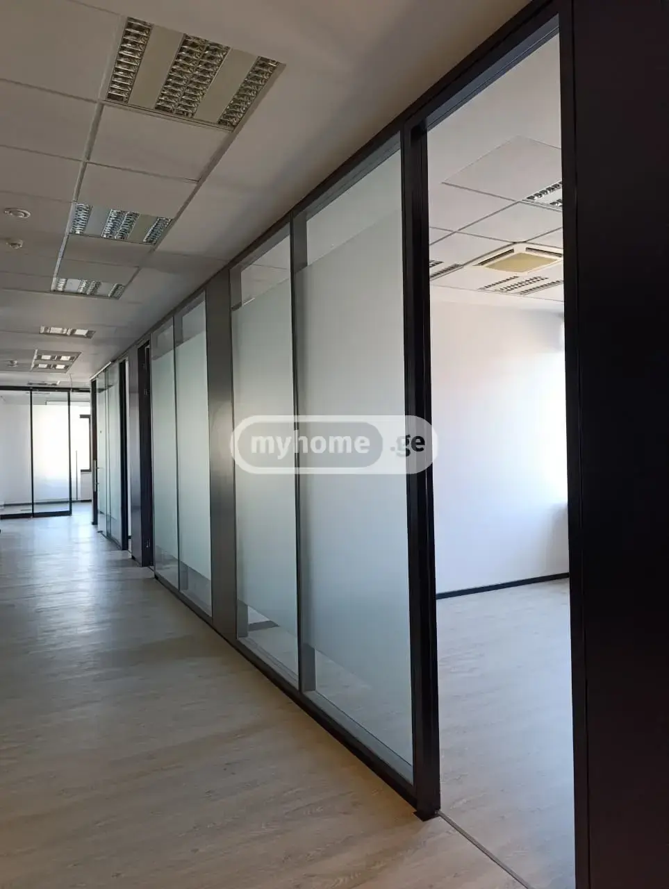Office Commercial Area For Rent In Sololaki view 4