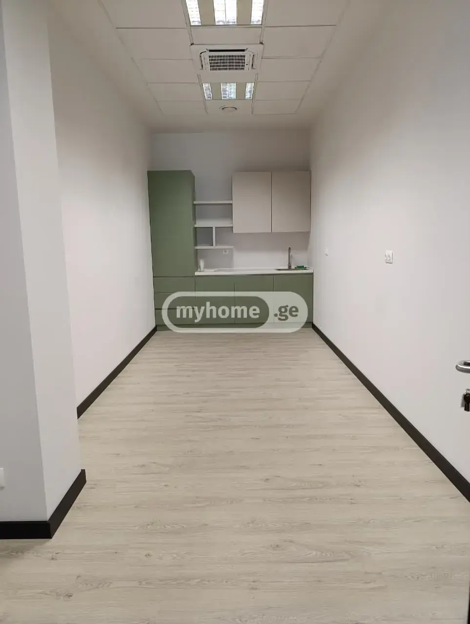 Office Commercial Area For Rent In Sololaki view 6