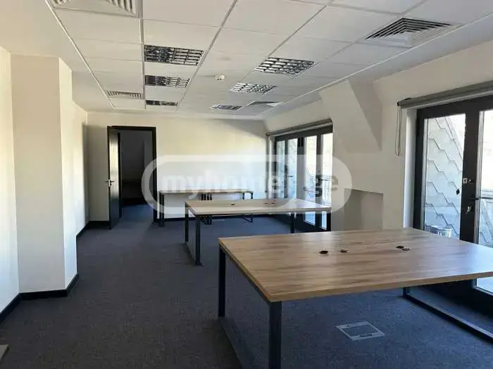Office Commercial Area For Rent In Sololaki view 3
