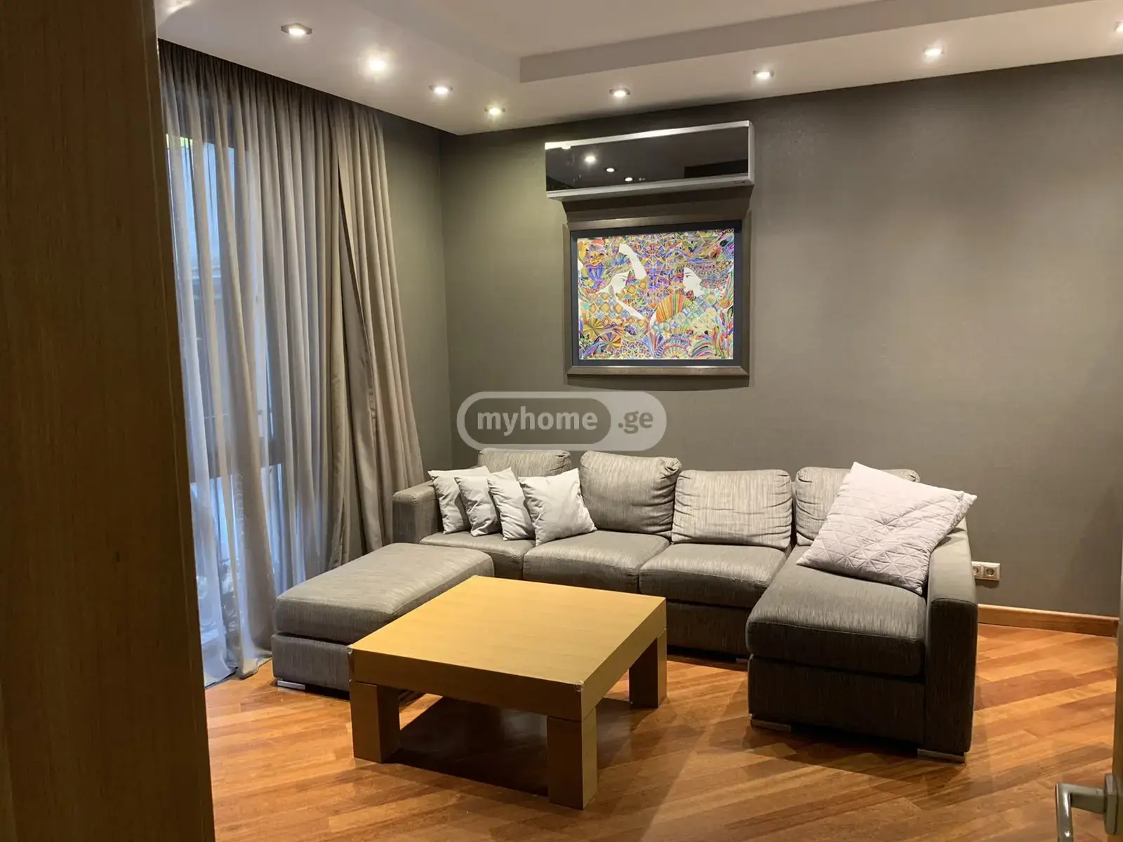 6 Room Private House For Rent In Mtatsminda view 2