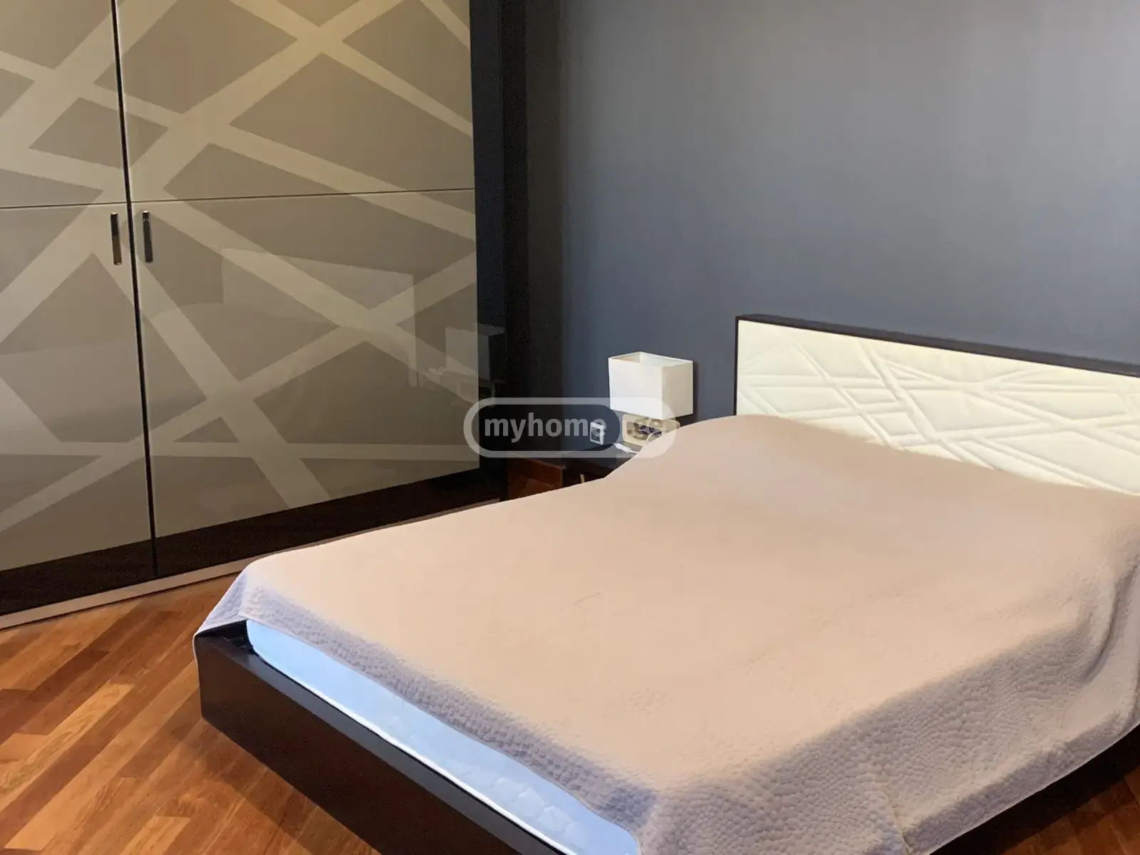 6 Room Private House For Rent In Mtatsminda view 10