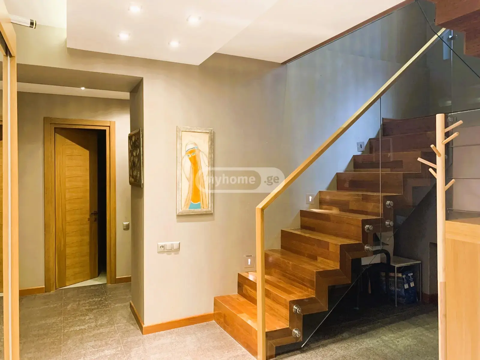 6 Room Private House For Rent In Mtatsminda view 4