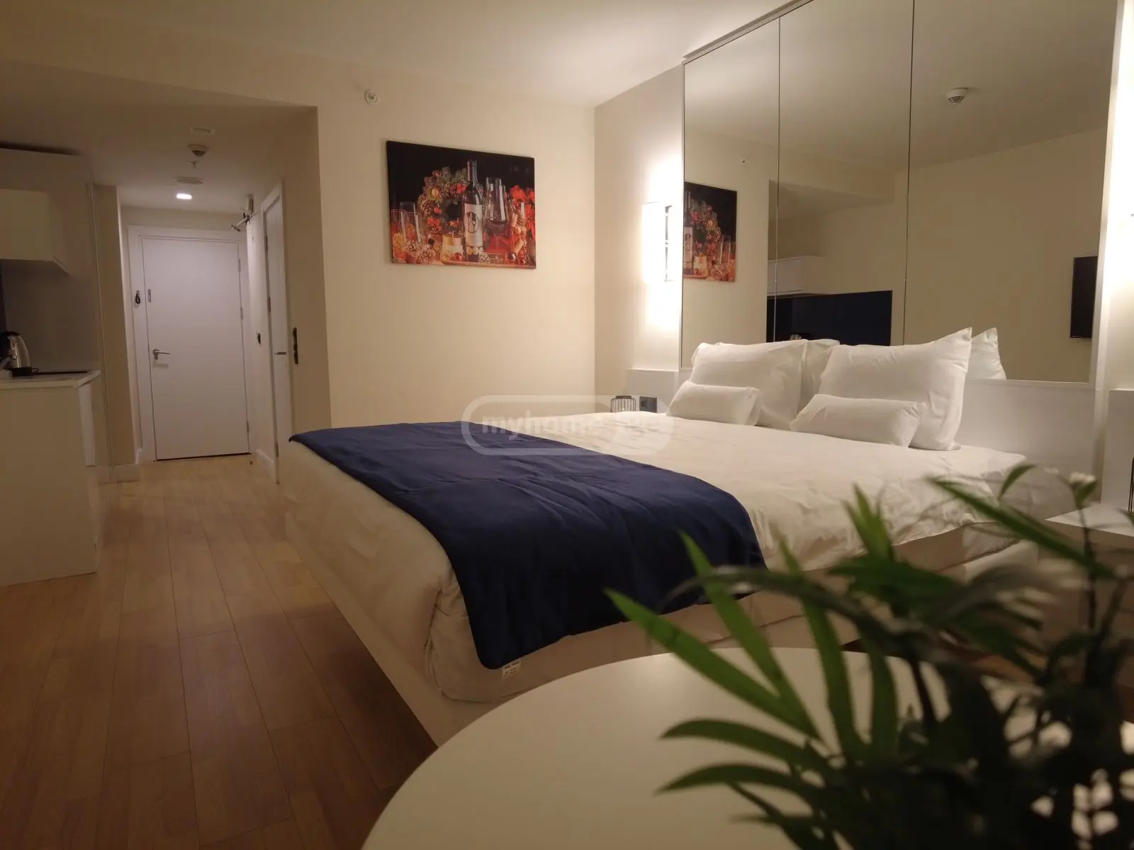1 Room Hotel Daily Rent view 4