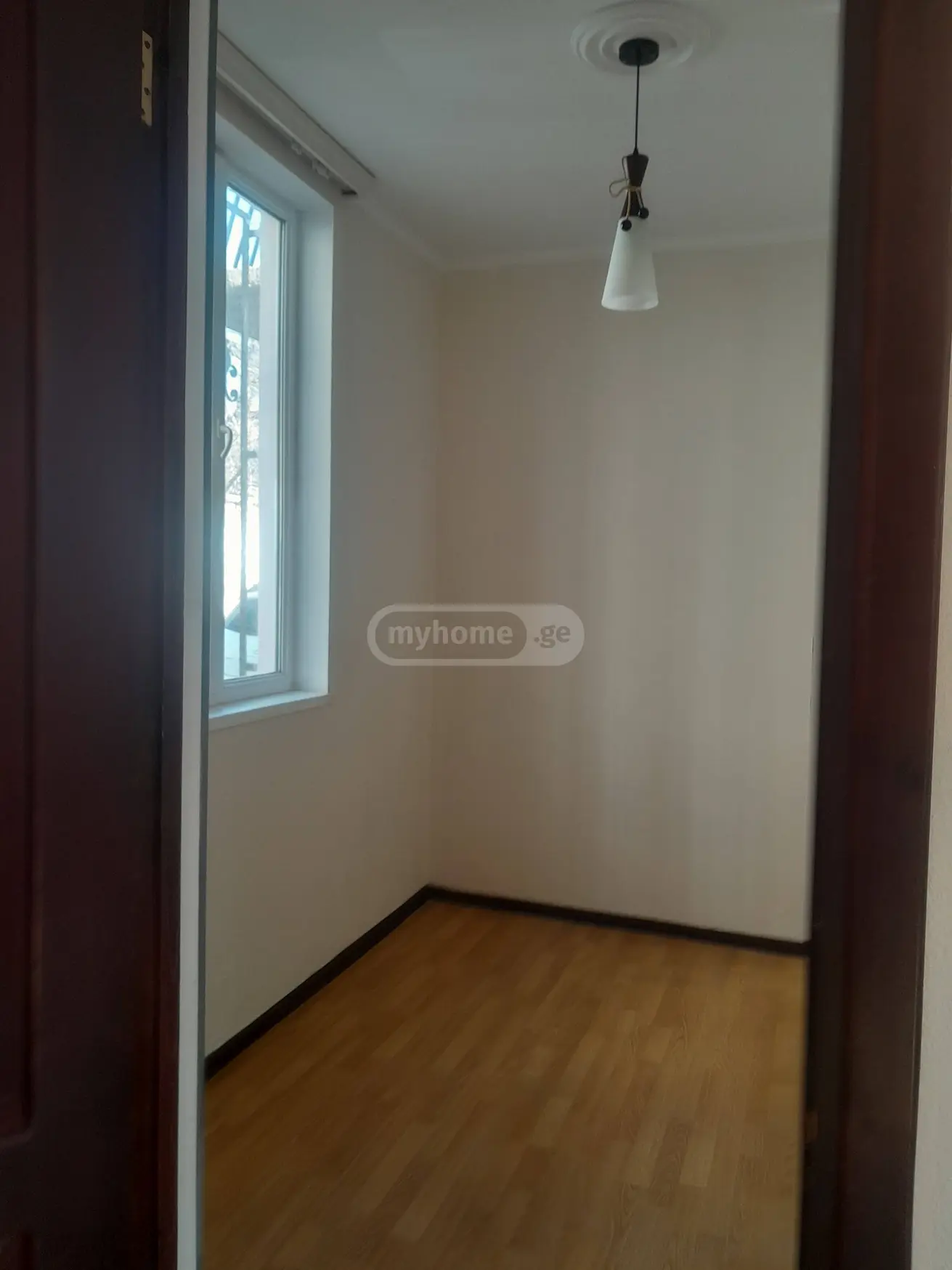 7 Room Private House For Sale view 3