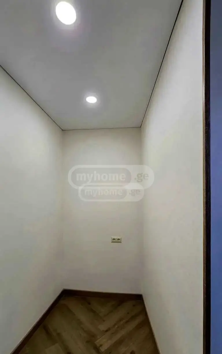 5 Room Private House For Sale view 12
