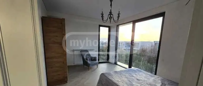5 Room Private House For Sale view 9
