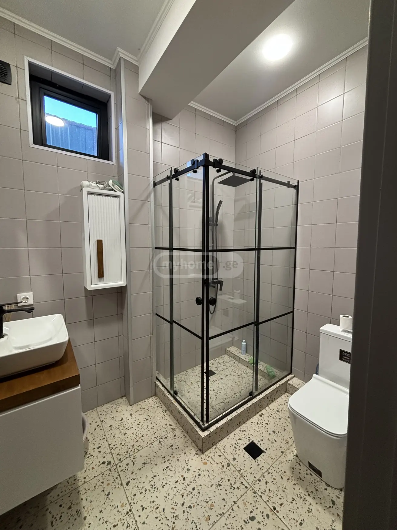 7 Room Private House For Sale view 12
