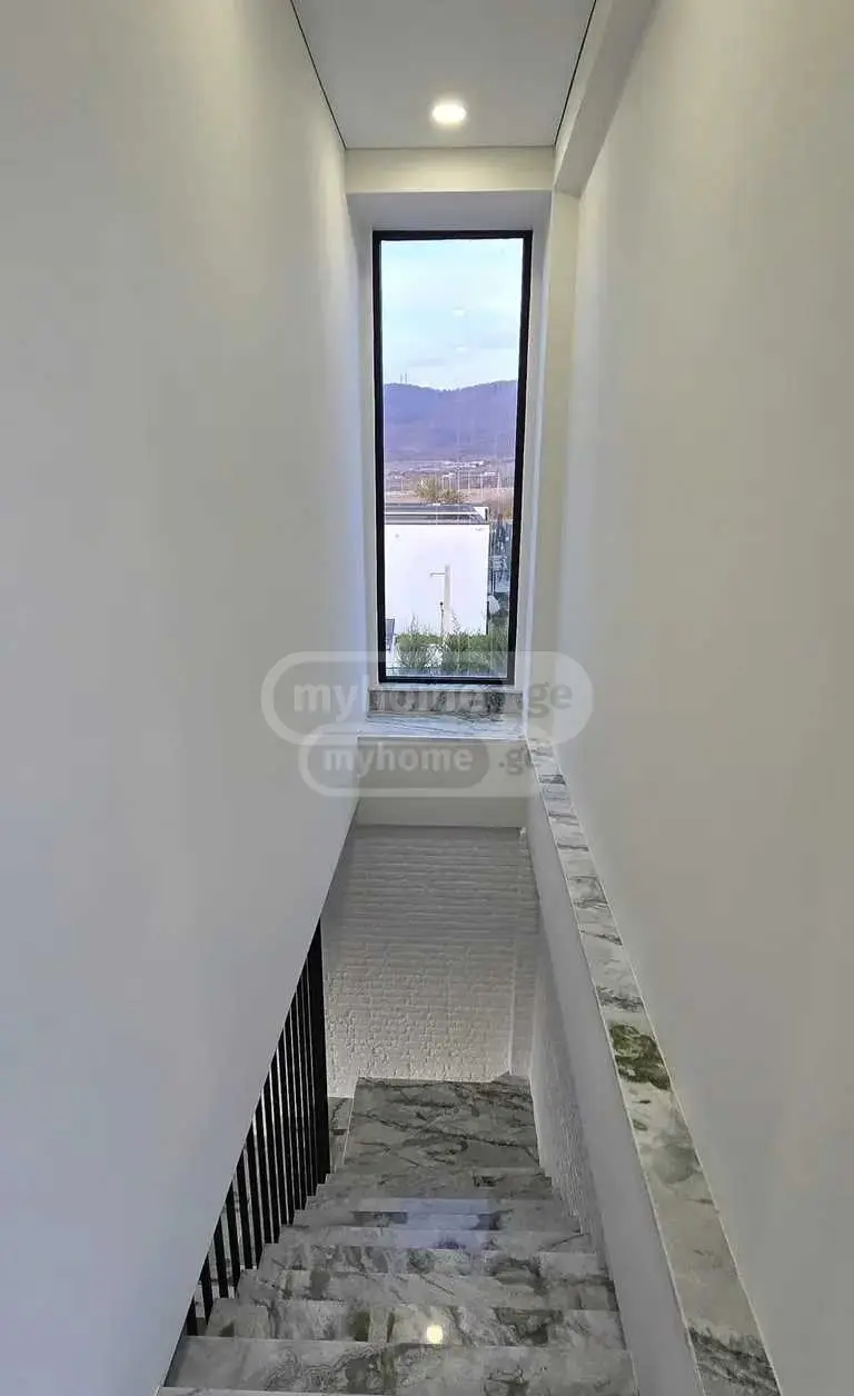 5 Room Private House For Sale view 14