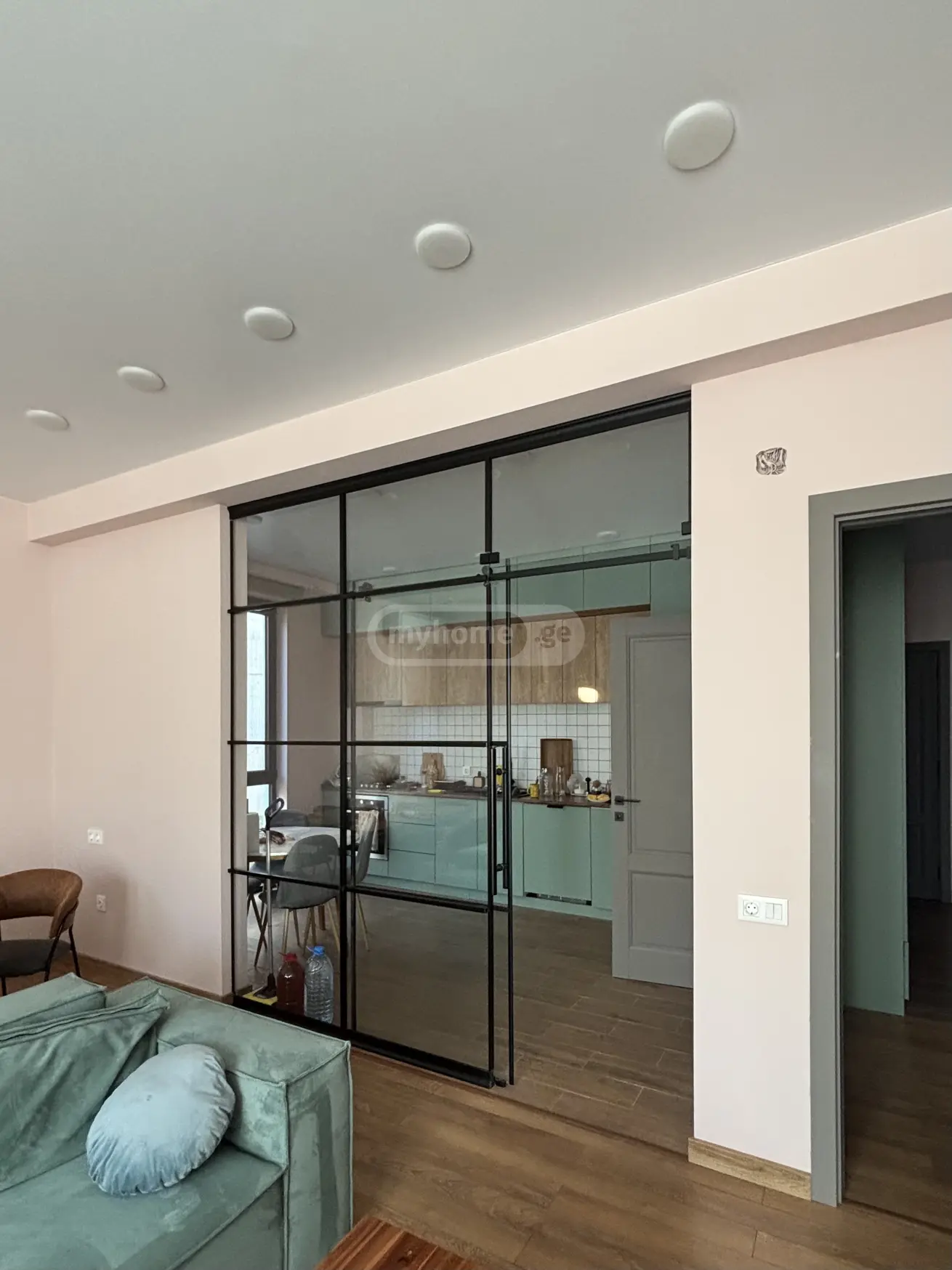 7 Room Private House For Sale view 3
