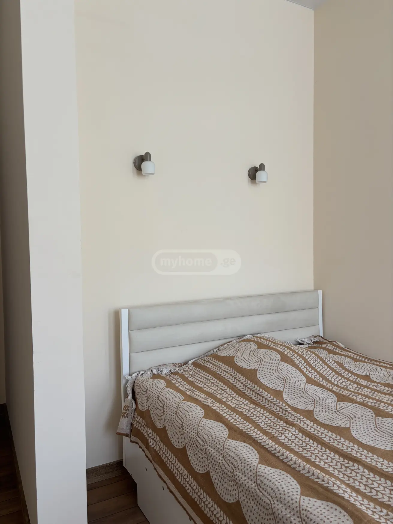 7 Room Private House For Sale view 15