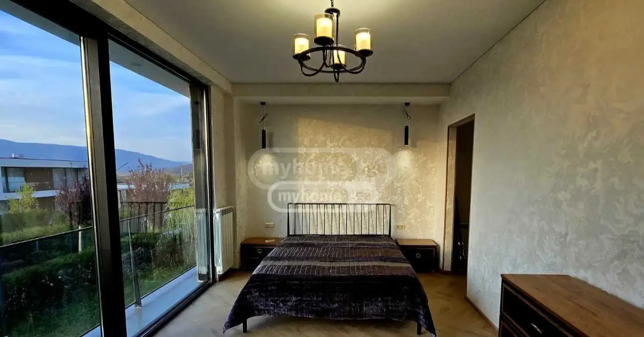 5 Room Private House For Sale view 8