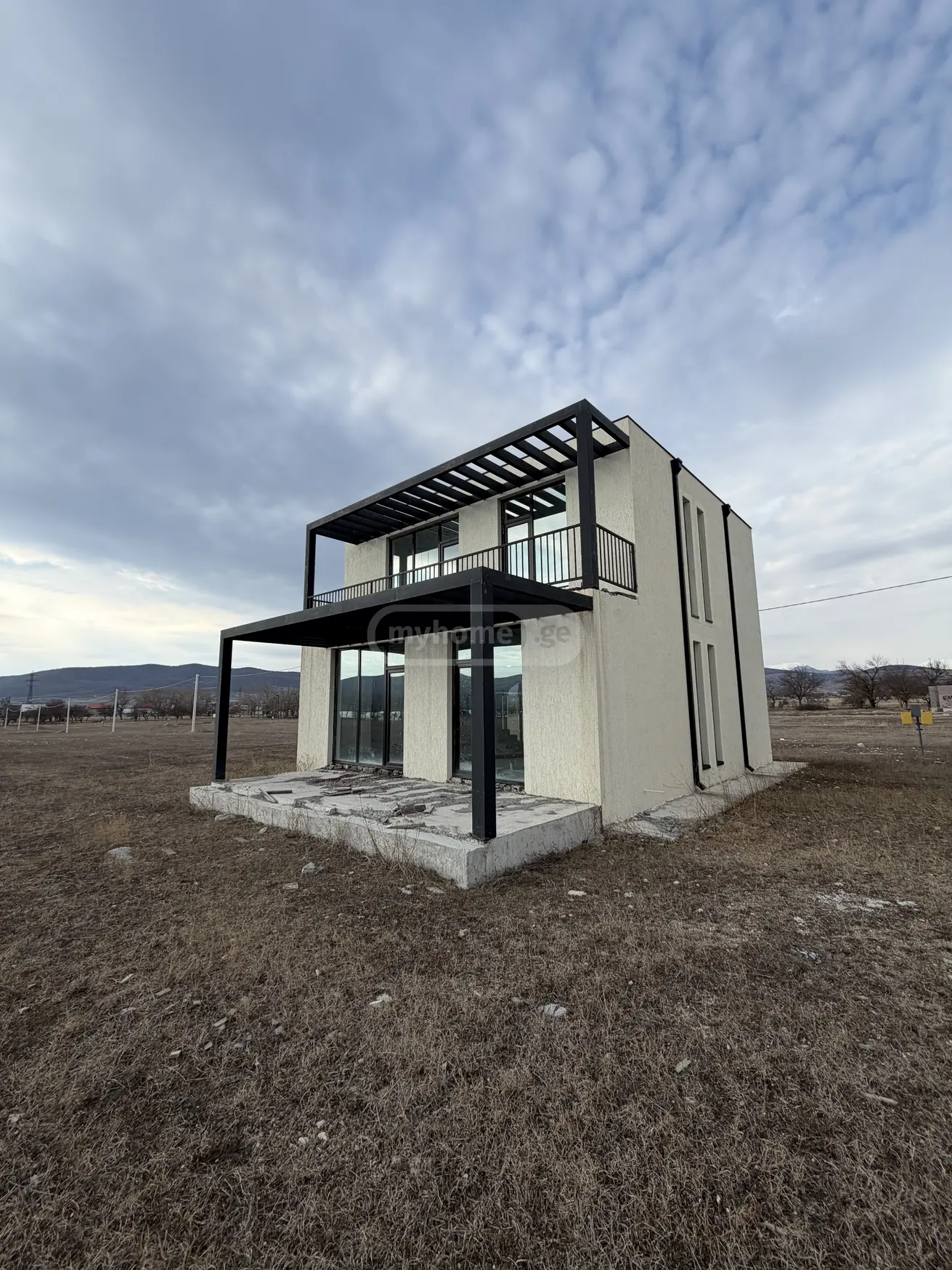5 Room Private House For Sale view 4