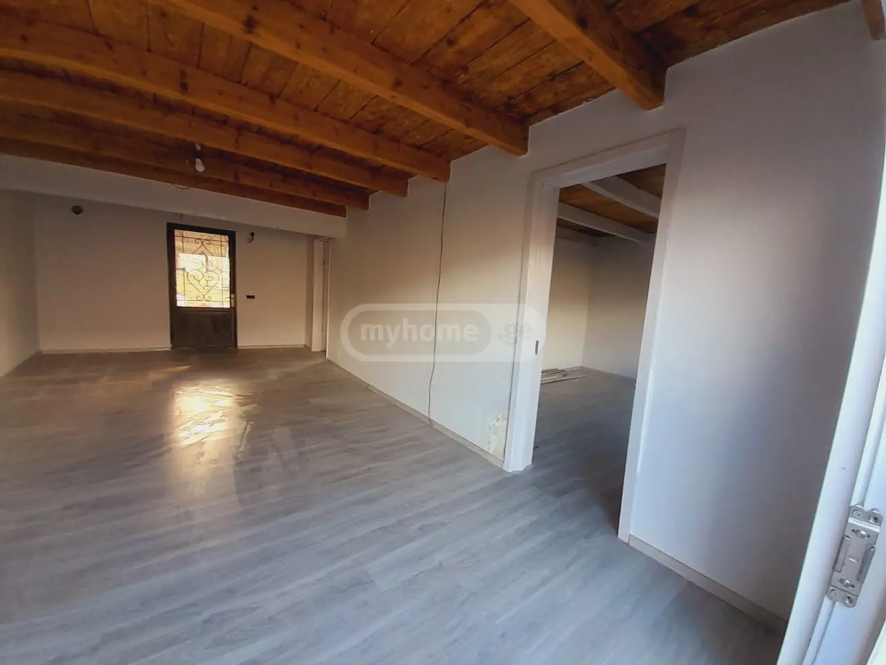 8 Room Private House For Sale view 13