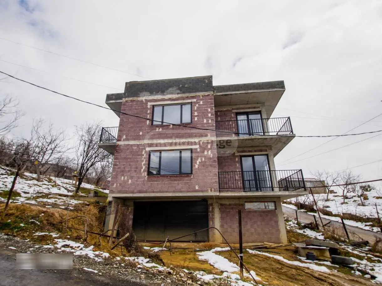 7 Room Country House For Sale view 3