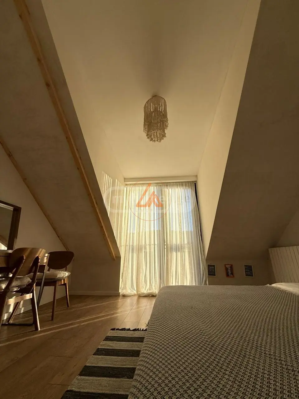 9 Room Apartment For Sale view 2