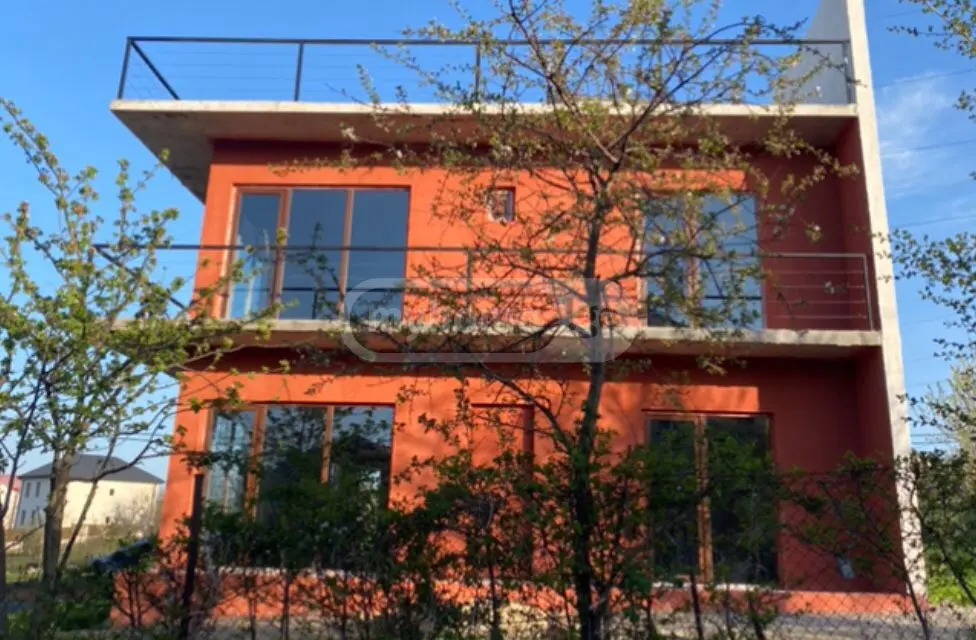 5 Room Country House For Sale view 1