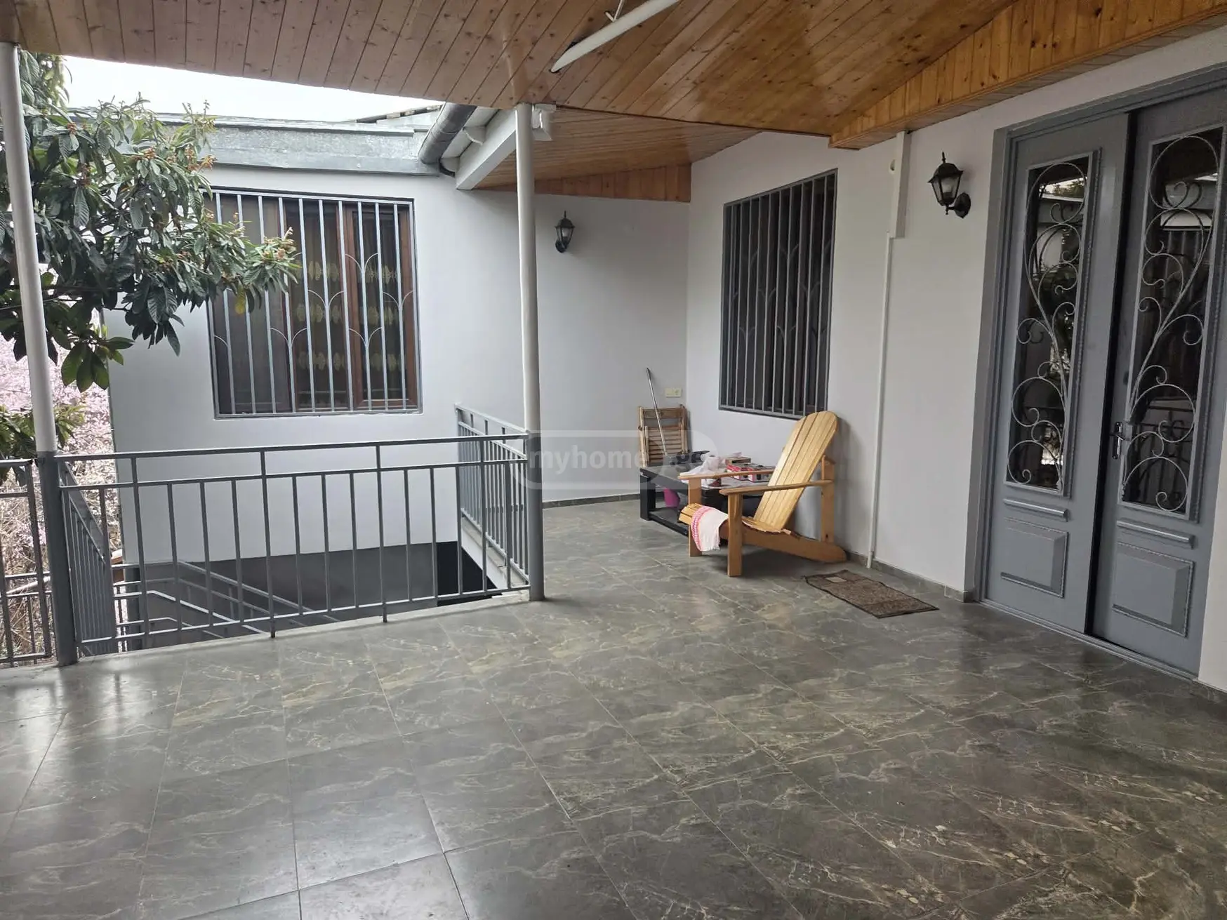 9 Room Private House For Sale view 1