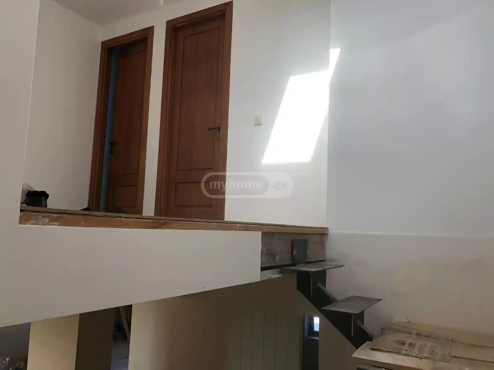 7 Room Private House For Sale view 4
