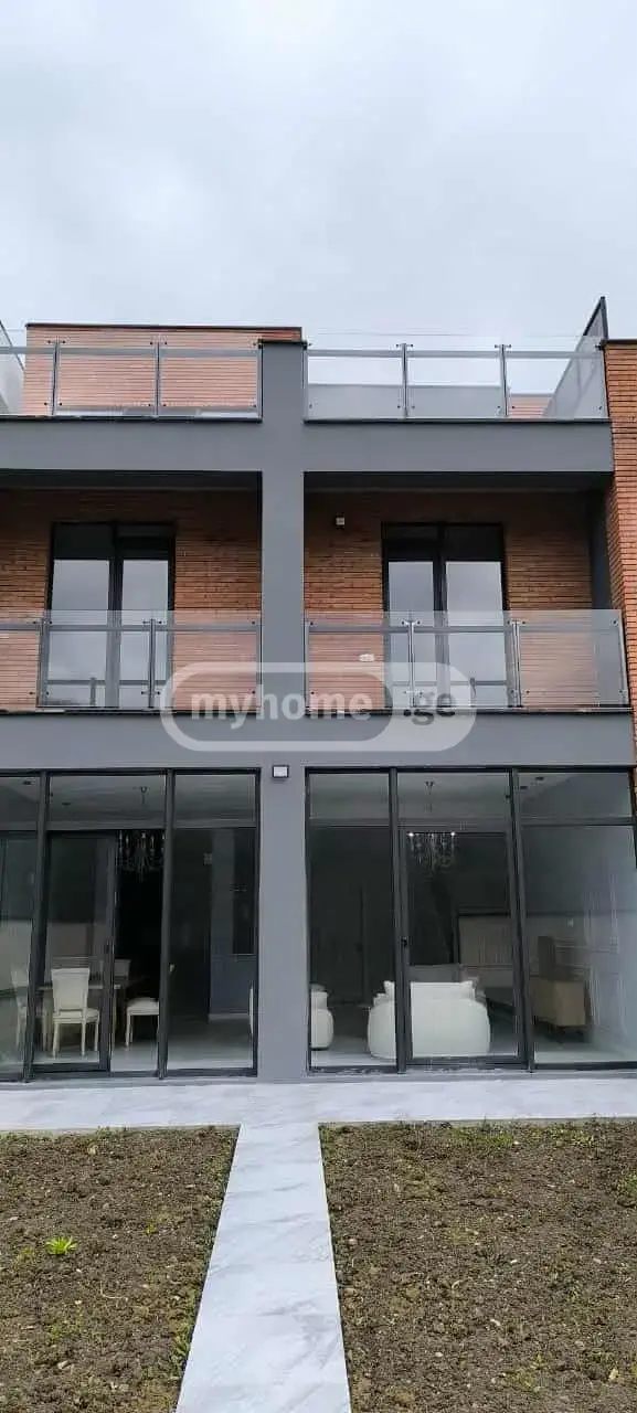 8 Room Private House For Rent In Saburtalo view 3