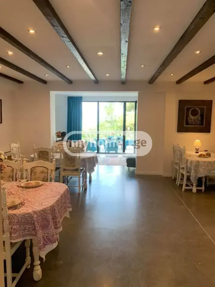 10+ Room Hotel For Rent In Vera view 4