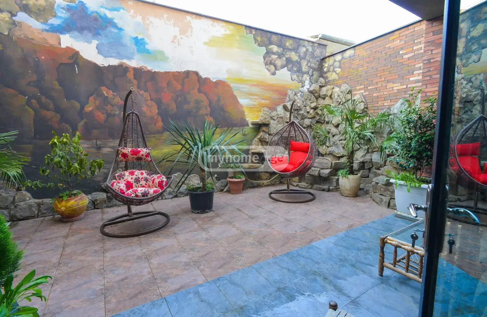 10+ Room Hotel For Rent In Isani view 2