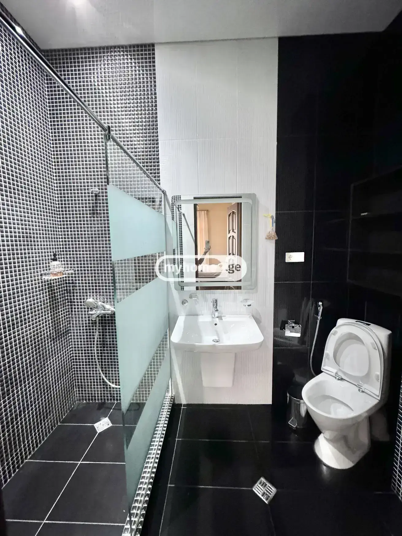 10+ Room Hotel For Rent In Saburtalo view 7
