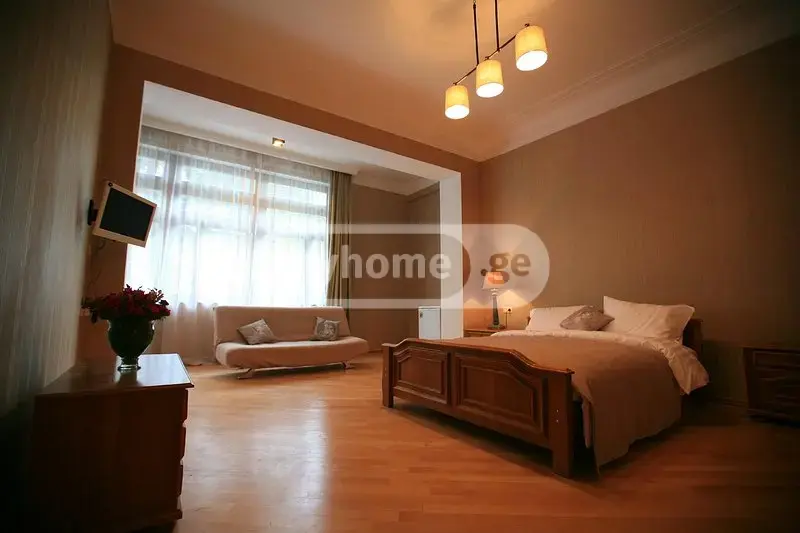 10+ Room Hotel For Rent In Vera view 1