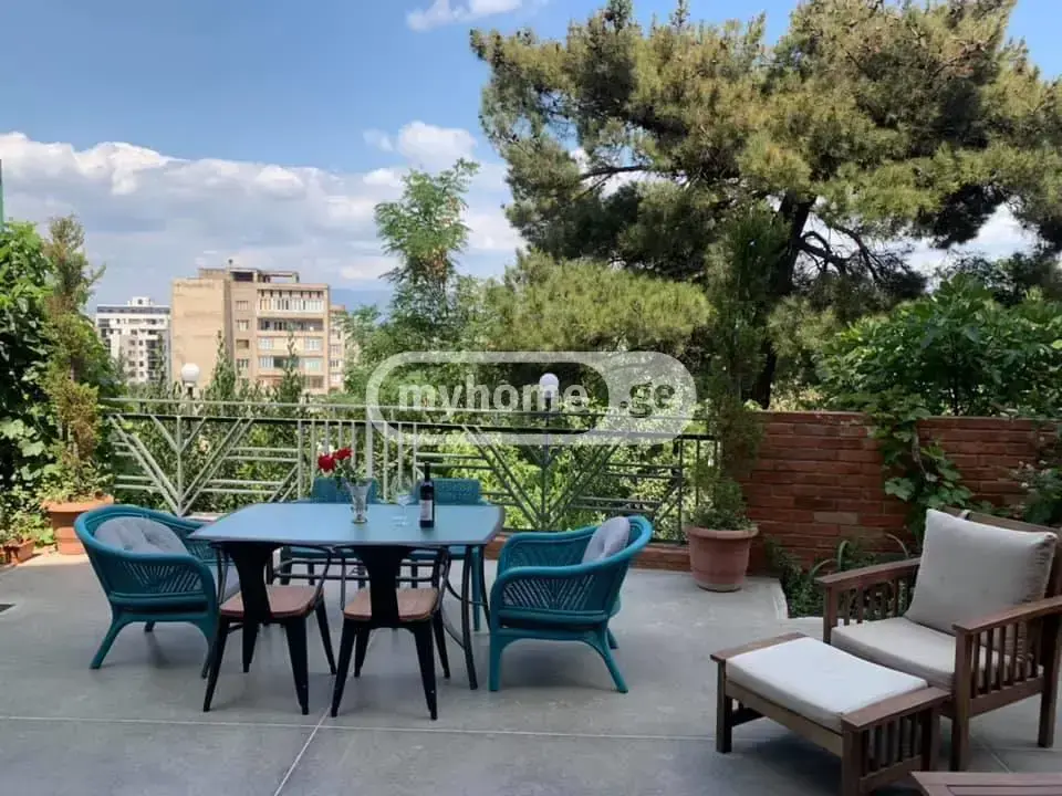10+ Room Hotel For Rent In Vera view 2