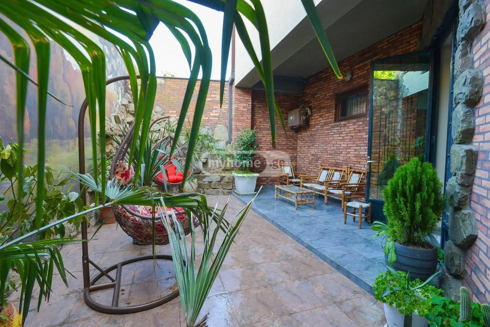 10+ Room Hotel For Rent In Isani view 1