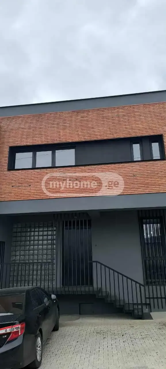 8 Room Private House For Rent In Saburtalo view 5